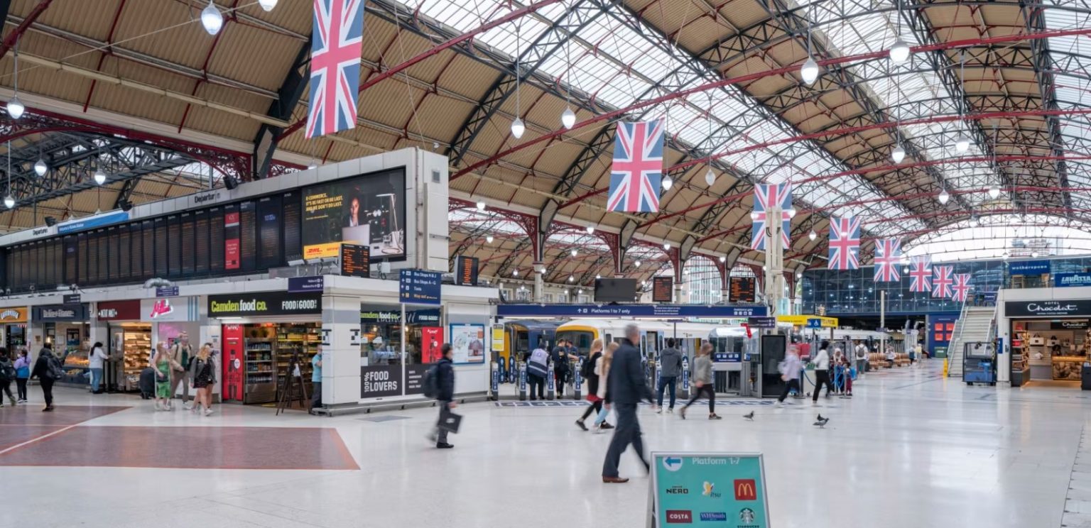 Major Upgrade at London Victoria Station Enhances Passenger Flow