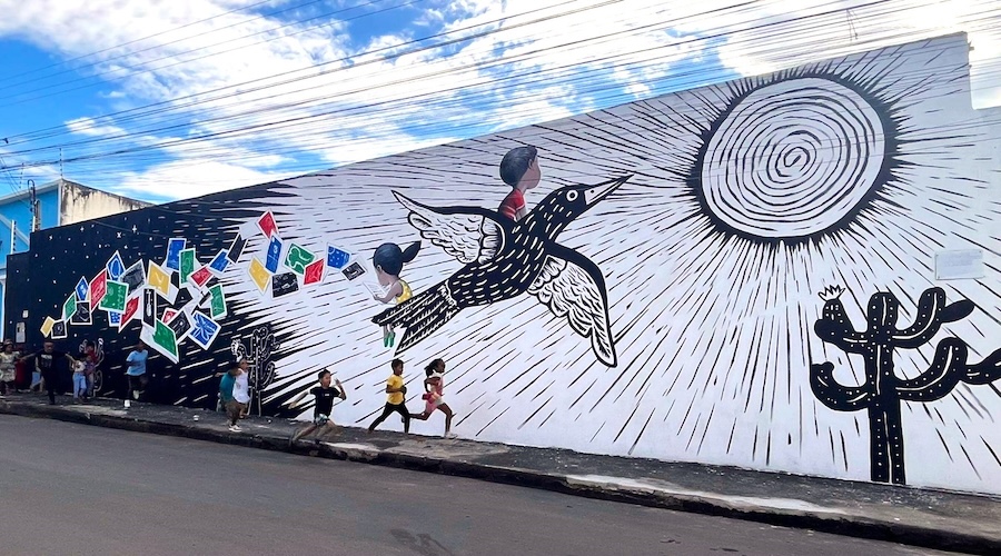 Air France backs youth art project in Brazil