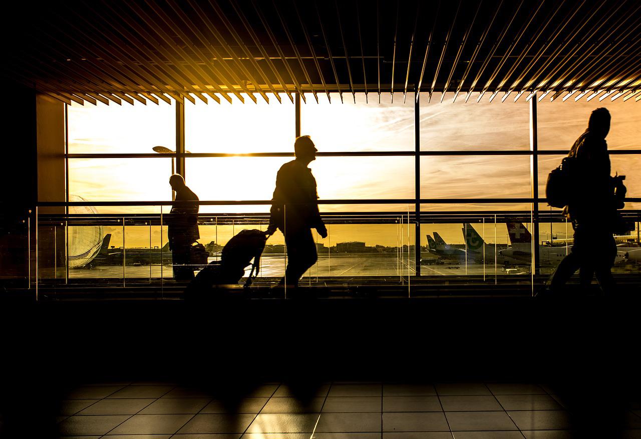 Heathrow airport in London to extend departing passenger limits