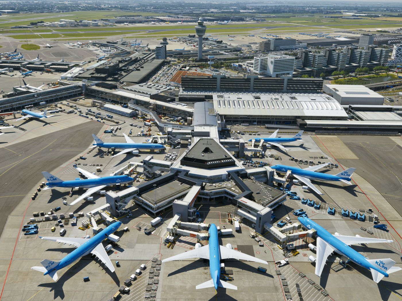 Schiphol To No Longer Impose A Passenger Limit