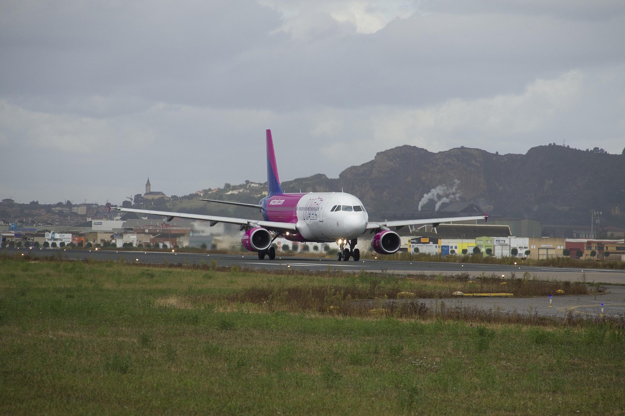 Wizz Air resumes Tel Aviv flights ahead of schedule