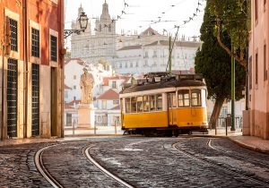 easyJet Adds Three New Summer Routes to Italy & Portugal