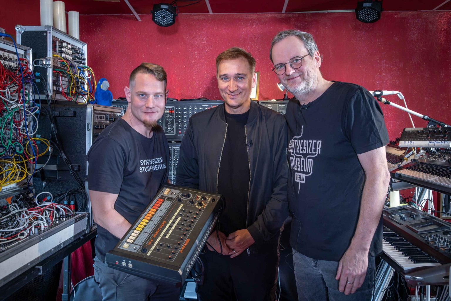 Paul van Dyk Showcases Legendary Roland TR-808 at Synthesizer Museum Berlin