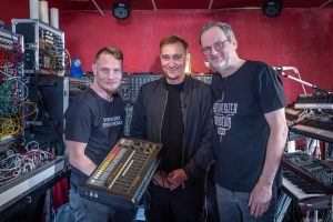 Paul van Dyk Showcases Legendary Roland TR-808 at Synthesizer Museum Berlin