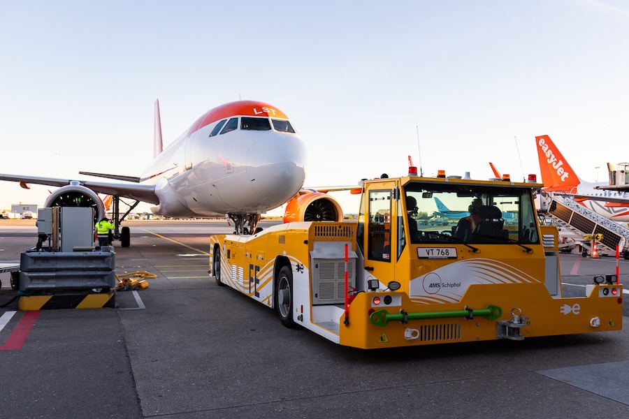 Schiphol Deploys World’s First Electric TaxiBot for Aircraft