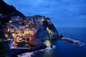 Cinque Terre tourists could be fined up to $2.800 for wearing flip-flops while trekking