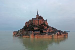 Strikes shut doors at world-famous French monuments