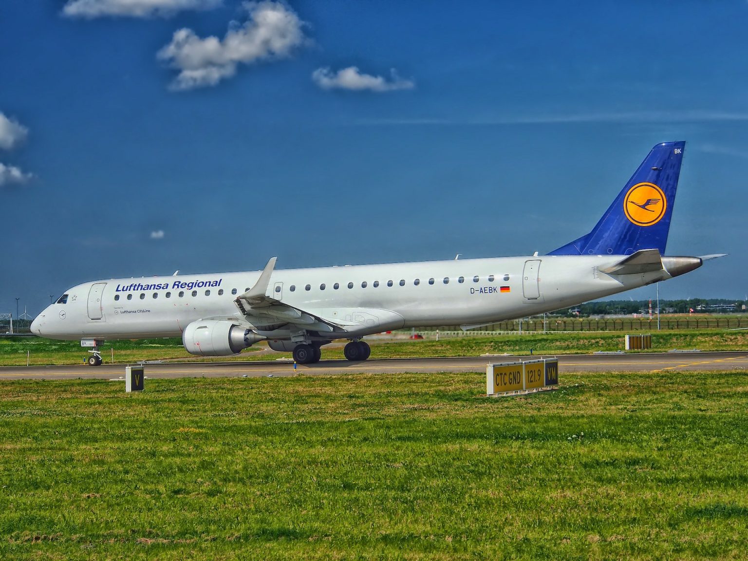 Lufthansa Cancels About 900 Flights on the German Airports
