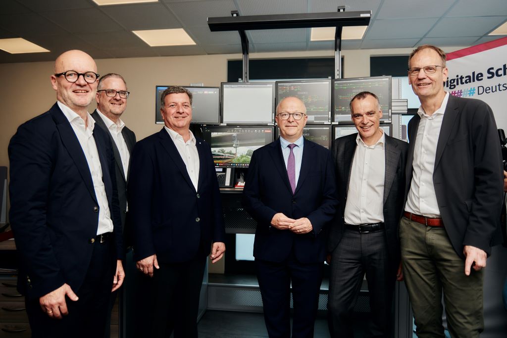 Modernization Surge in Bavaria: Deutsche Bahn Unveils Digital Signal Box and Barrier-Free Station