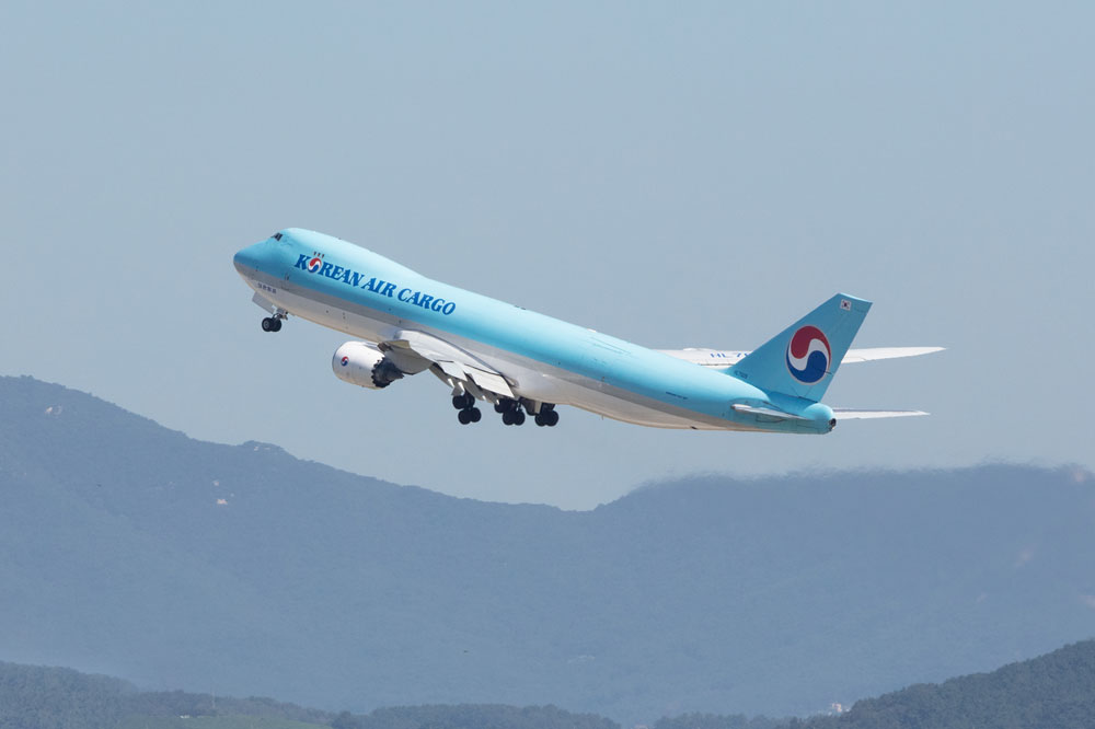 Korean Air and DHL Global Forwarding Pioneer Direct Booking Connection for Cargo