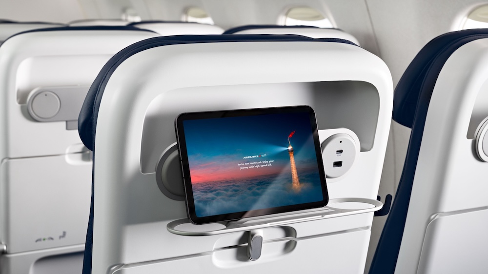 Air France Unveils New Embraer 190 Cabin to Hamburg