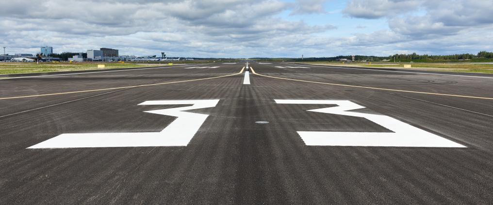 Helsinki Airport Runway 2 Reopens After Renovation
