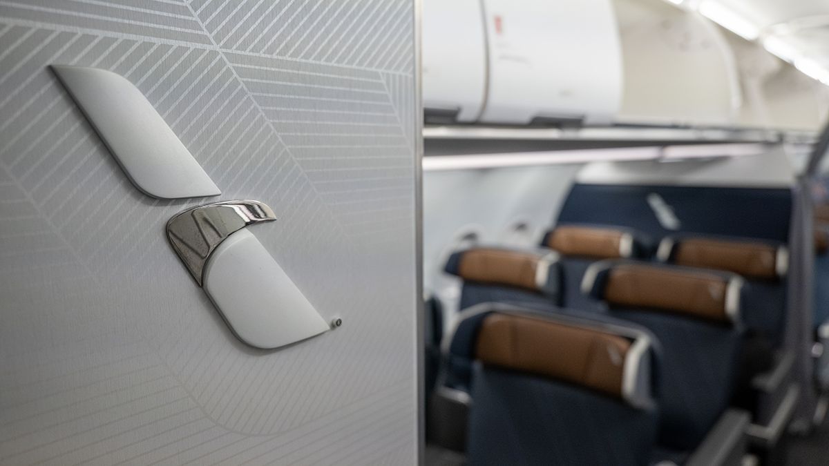American Airlines Upgrades A319 and A320 Cabins with More Premium Seats