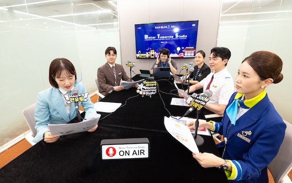 Korean Air and Hanjin Group Airlines Record Audiobooks for Children in Community Initiative